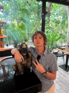 Alexander Chaise Mann